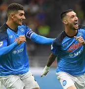 国际米兰客场击败卡利亚里，领跑积分榜的简单介绍