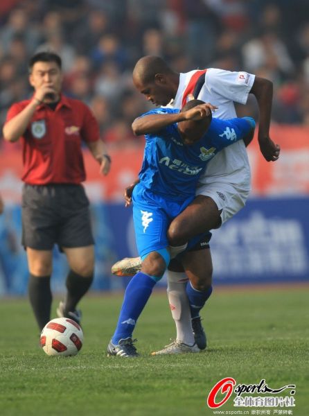 开云体育app-中东篮球联赛半决赛圆满结束，激烈对抗令人期待的简单介绍