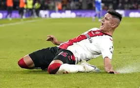 南安普顿主教练力挺主力中卫,称其是关键球员 南安普顿主教练力挺主力中卫,称其是关键球员